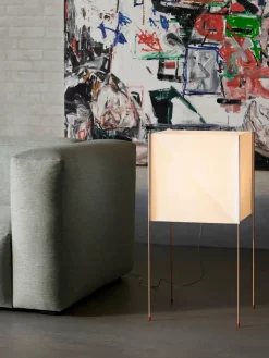 Paper Cube floor lamp fra Hay