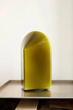 Parade table lamp 320 fra Hay