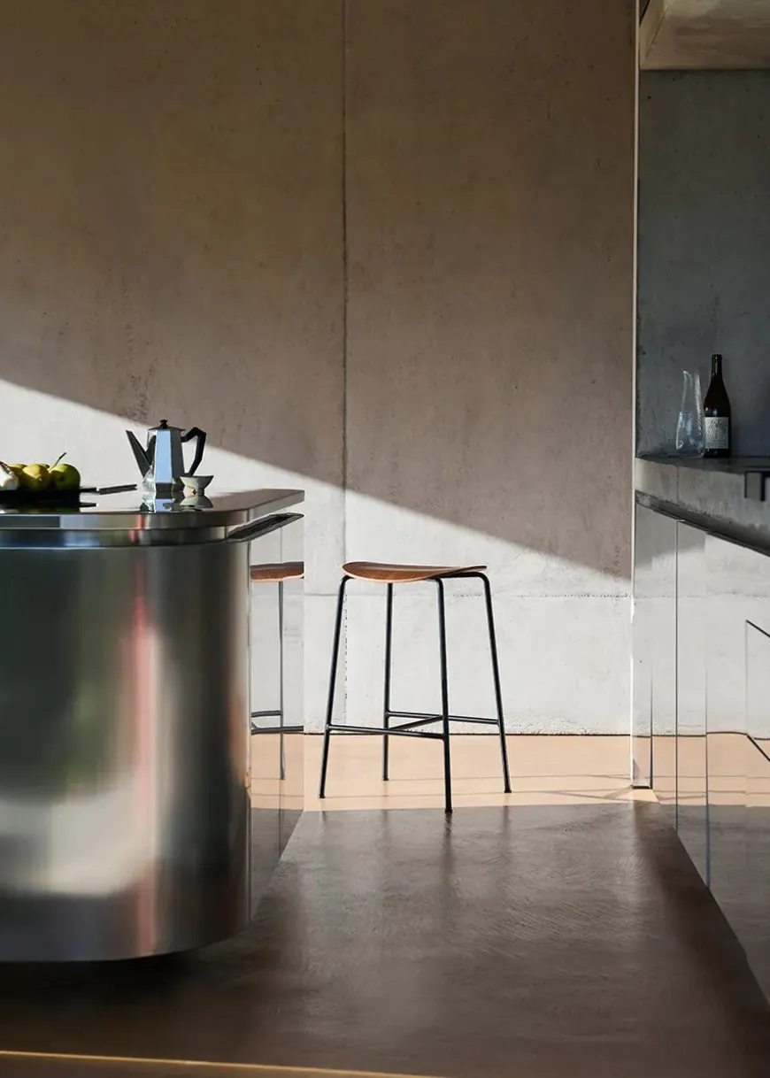 Pavilion Counter Stool AV37 fra &Tradition