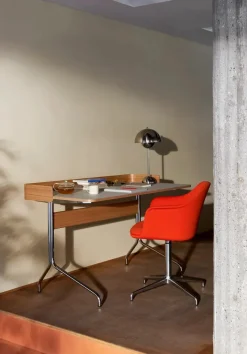 Pavilion Skrivebord AV17 fra &Tradition