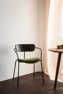 Pavilion Stol AV1 fra &Tradition