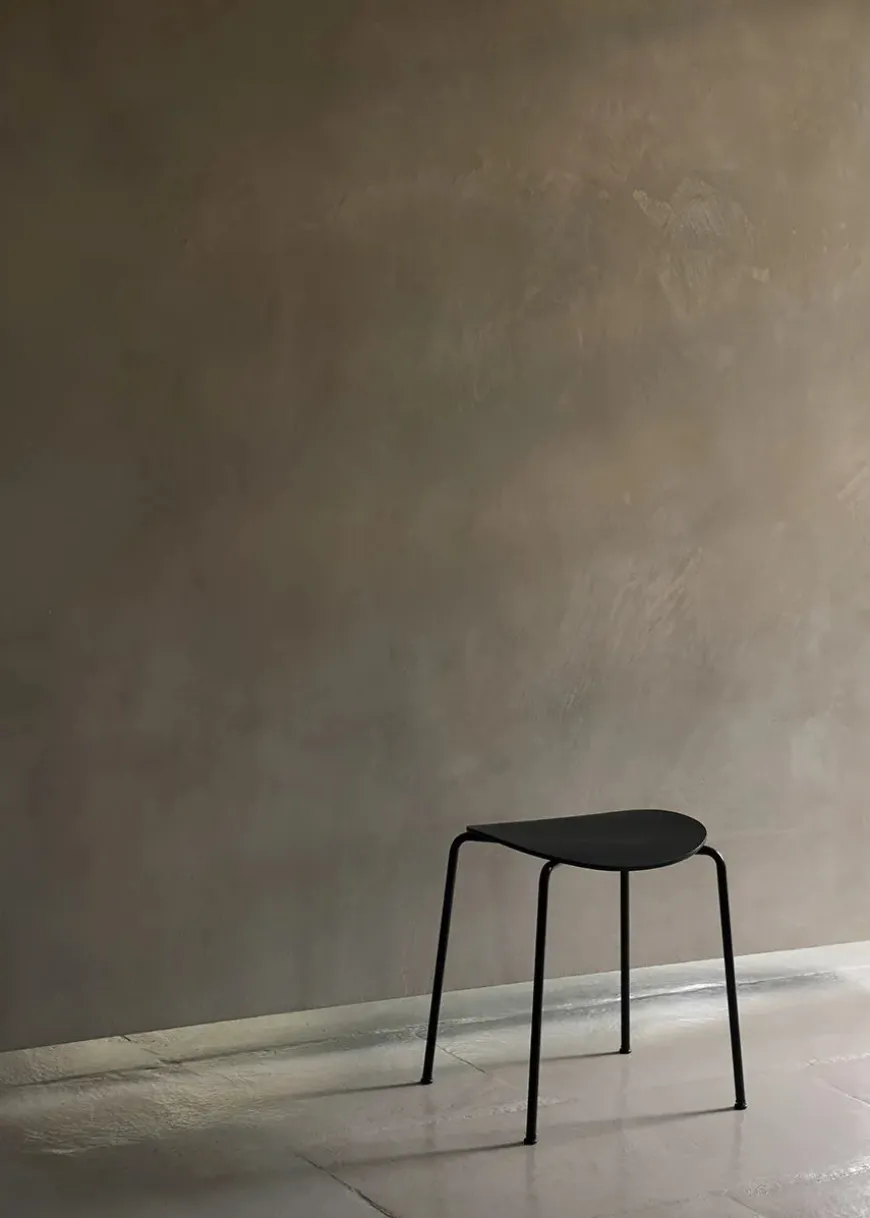 Pavilion Stool AV36 fra &Tradition