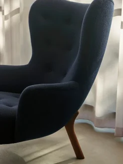 Petra VB3 Chair, karakorum 003/oak fra &Tradition