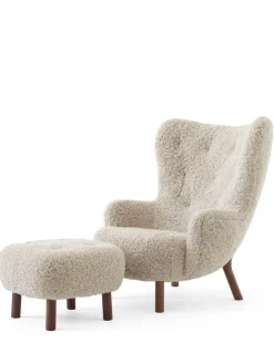 Petra VB3 lænestol inkl. Skammel,  Ecriture 0640 fra &Tradition