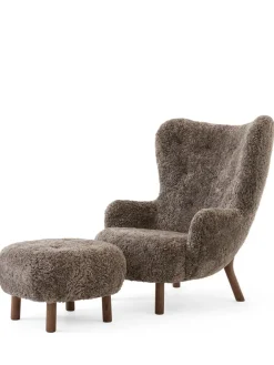 Petra VB3 lænestol inkl. Skammel,  Ecriture 0640 fra &Tradition