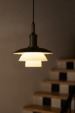 PH 3/3 pendel, messing/opalt glas, limited edition 2022 af Poul Henningsen