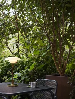 PH 2/1 Portable Bordlampe, messing fra Louis Poulsen