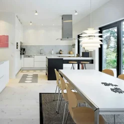 PH Snowball, soft white/chrome af Poul Henningsen