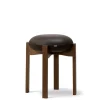 Pioneer Stool, smoked oak/primo 86 fra Fredericia Furniture