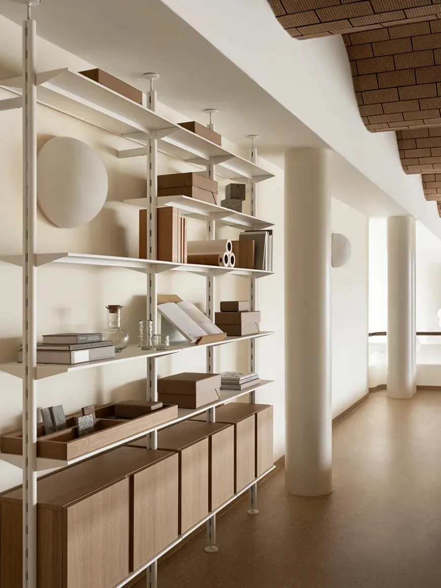 Pira G2 Floor-to-Wall Shelving Bundle B fra String