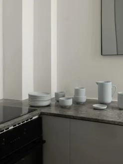 Pisu 15 Pitcher, sky blue fra Louise Roe