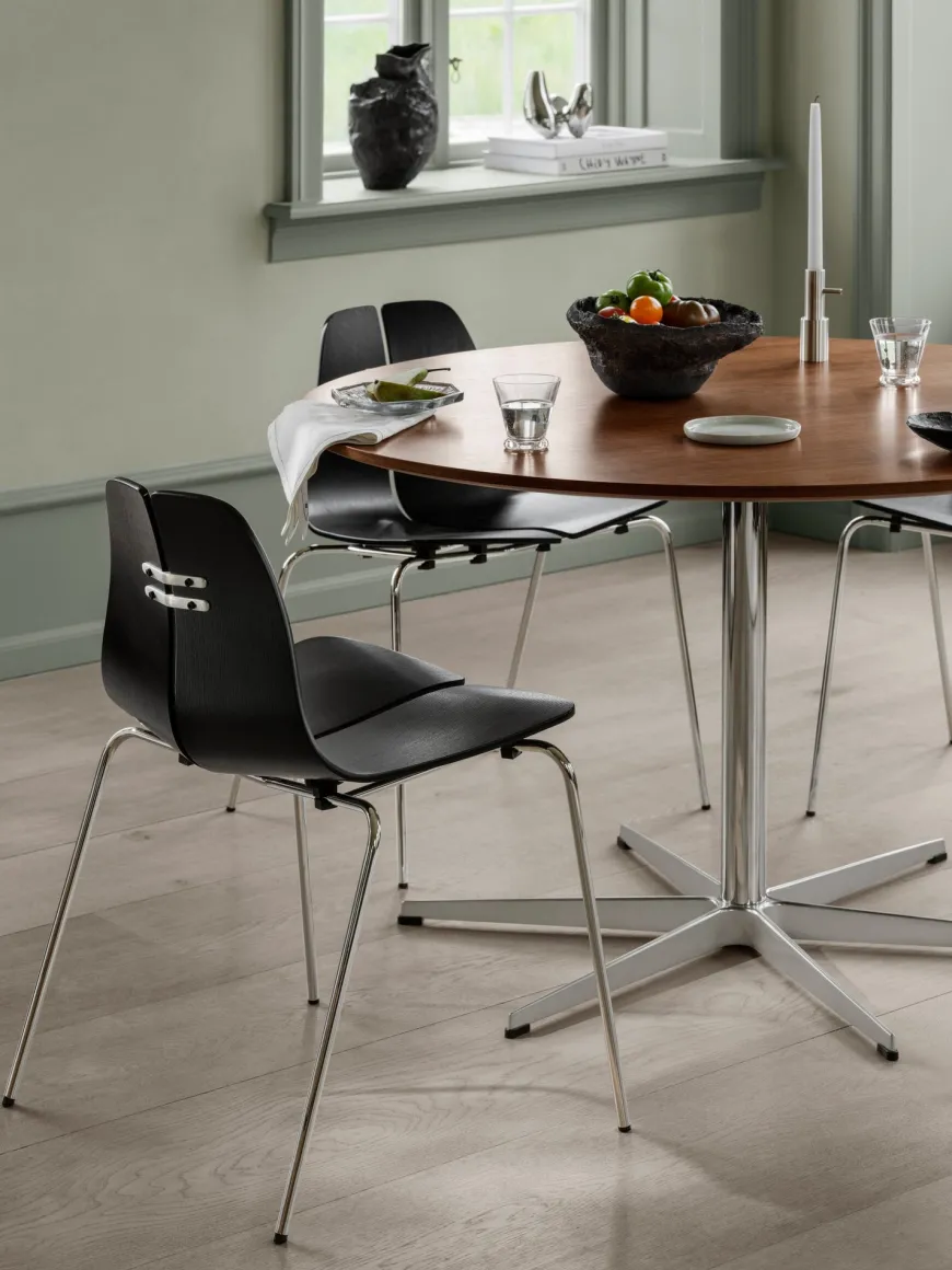 PK3 spisebordsstol, sort ask af Poul Kjærholm