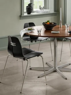 PK3 spisebordsstol, valnød af Poul Kjærholm