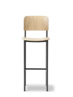 Plan Barstool, eg lak fra Fredericia Furniture