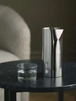 Pleat Pitcher fra New Works