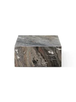 Plinth Low White Carrara marmor fra Audo Copenhagen