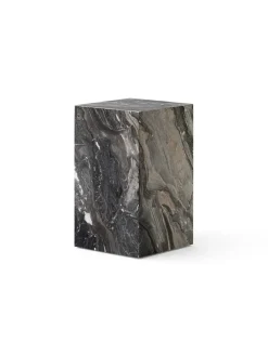 Plinth Tall Black Nero Marquina marmor fra Audo Copenhagen