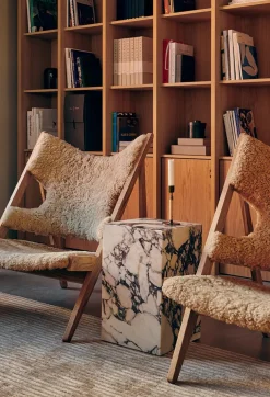 Plinth Tall Grey Kendzo marmor fra Audo Copenhagen