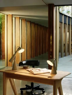 Pose Task LED Bordlampe fra Tom Dixon