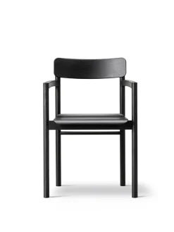 Post Spisebordsstol, eg sort lak fra Fredericia Furniture