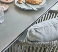 Pure Bord, 100x100 cm fra Cane-line