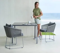 Pure Bord, 100x100 cm fra Cane-line