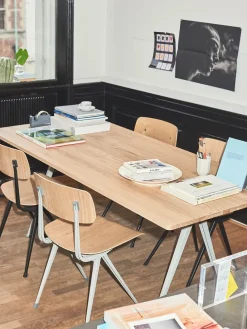 Pyramid 02 bord fra Hay