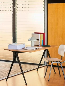 Pyramid 01 Bord fra Hay