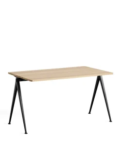 Pyramid 01 Bord fra Hay