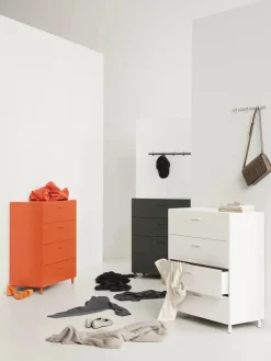 Relief Kommode, lav fra String