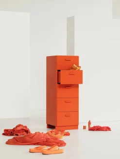 Relief Kommode, lav fra String