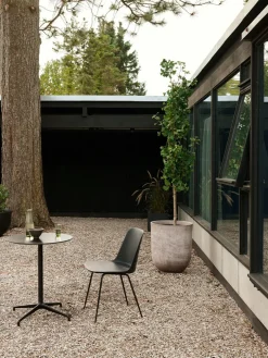 Rely Outdoor Bord ATD5 fra &Tradition