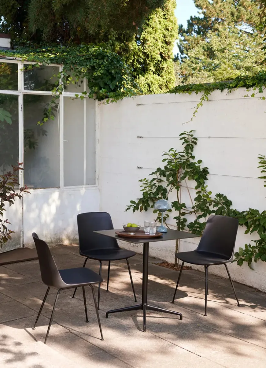 Rely Outdoor Stol HW70 fra &Tradition