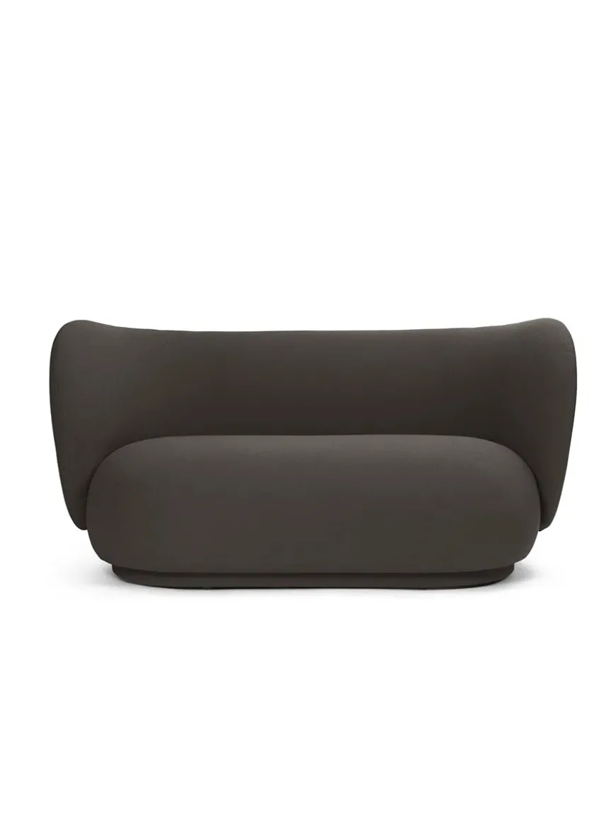 Rico Sofa 2-seater Cilla Taupe fra Ferm Living