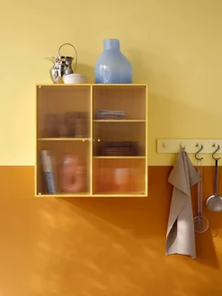 Ripple II Vitrineskab, inkl. sokkel fra Montana