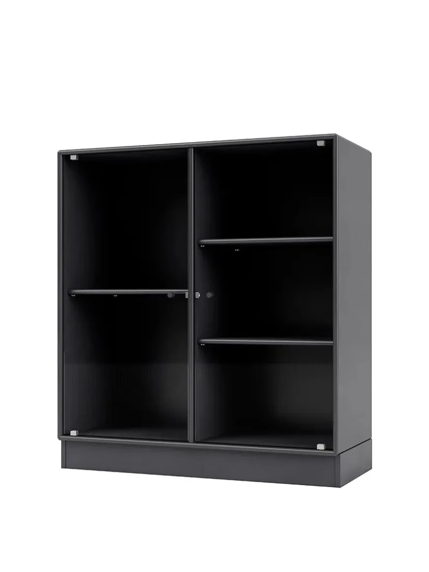 Ripple II Vitrineskab, inkl. sokkel fra Montana