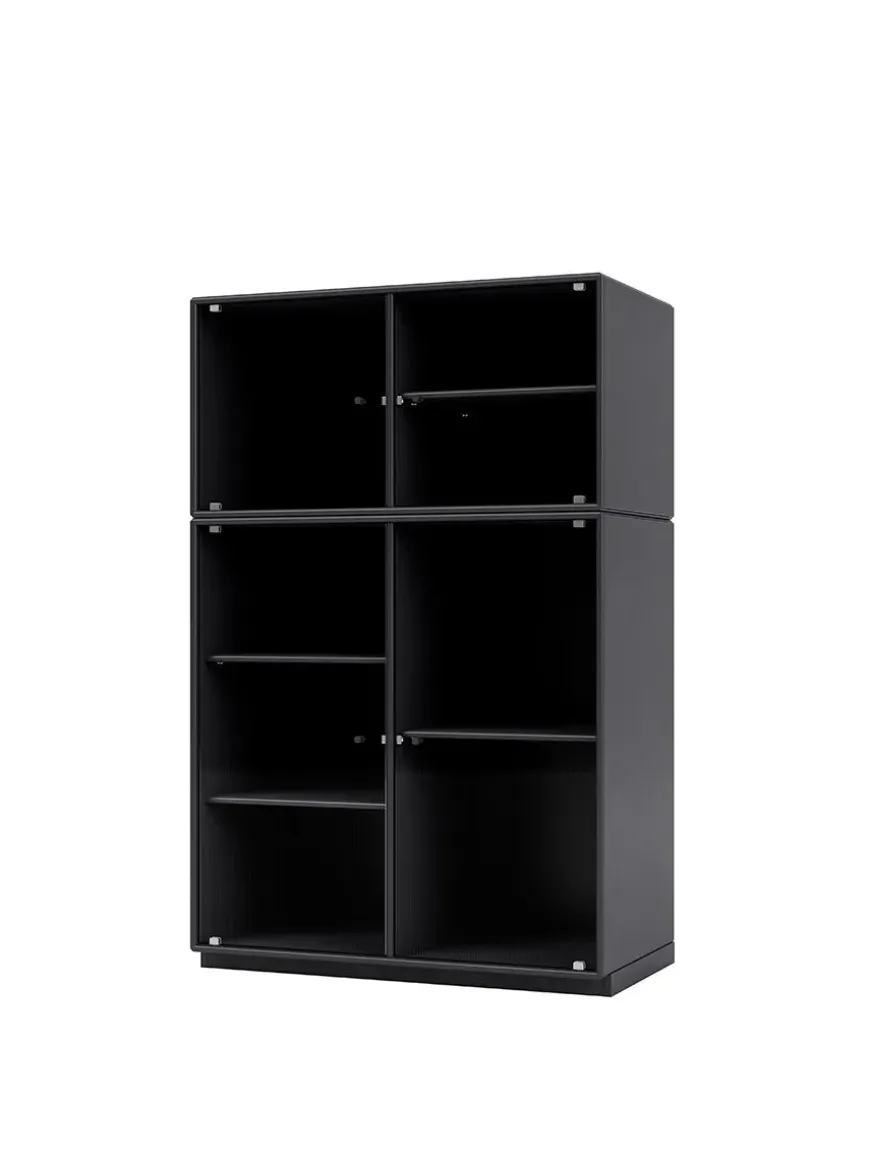 Ripple III Vitrineskab, inkl. ben fra Montana