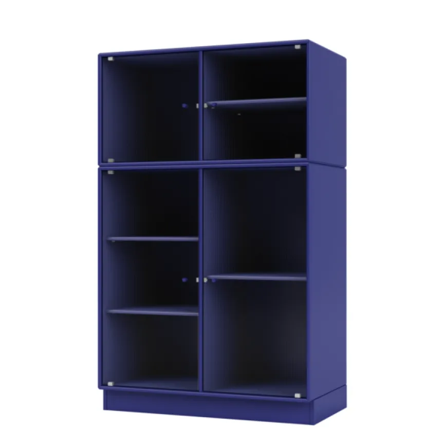 Ripple III Vitrineskab, inkl. ben fra Montana