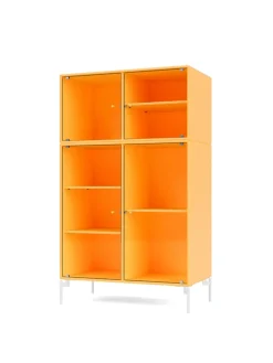 Ripple III Vitrineskab, inkl. sokkel fra Montana