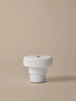 Ripple Portable Lamp White fra Ferm Living