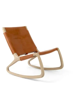 Rocker gyngestol, mat lakeret eg med whisky farvet læder fra Mater
