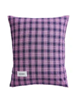 Rodeo Pillow Case, neon pink check fra Magniberg