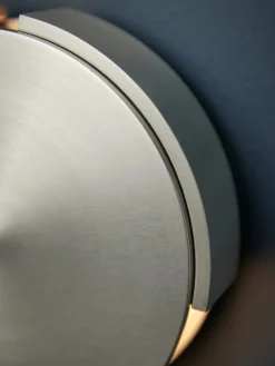 Rotate Wall Lamp fra Frandsen