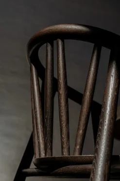 Saga Højstol, eg fra Oaklings