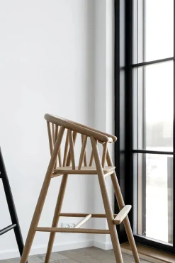 Saga Højstol, sortlakeret eg fra Oaklings