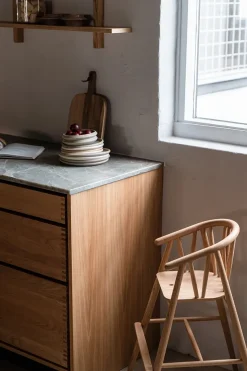 Saga Højstol, sortlakeret eg fra Oaklings