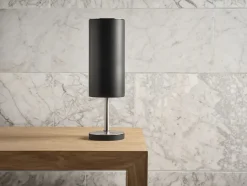 Sensorstyret håndsprit- og sæbedispenser, bordmonteret i sort fra VOLA