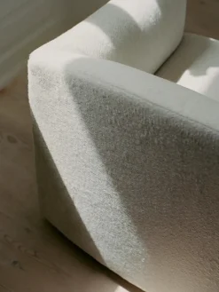 Shore Lounge Chair Extended Base, taupe fra New Works