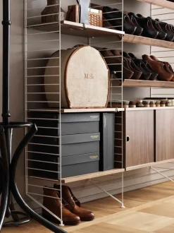 Skab m. Skydelåger fra String