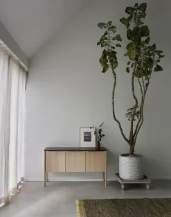 Skagerak Jut Cabinet fra Fritz Hansen